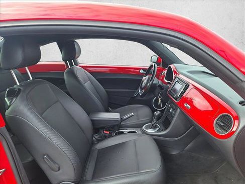 Used 2016 Volkswagen Beetle 1.8T SE w/ Lighting Package image 17