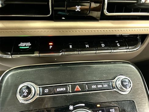 Used 2022 Lincoln Nautilus Reserve w/ Luxury Package image 18