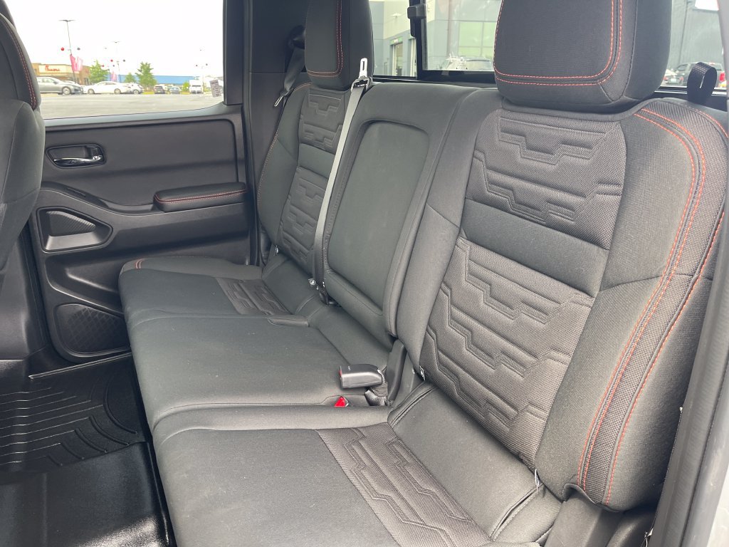 Used 2025 Nissan Frontier PRO-4X AWD/4WD image 15