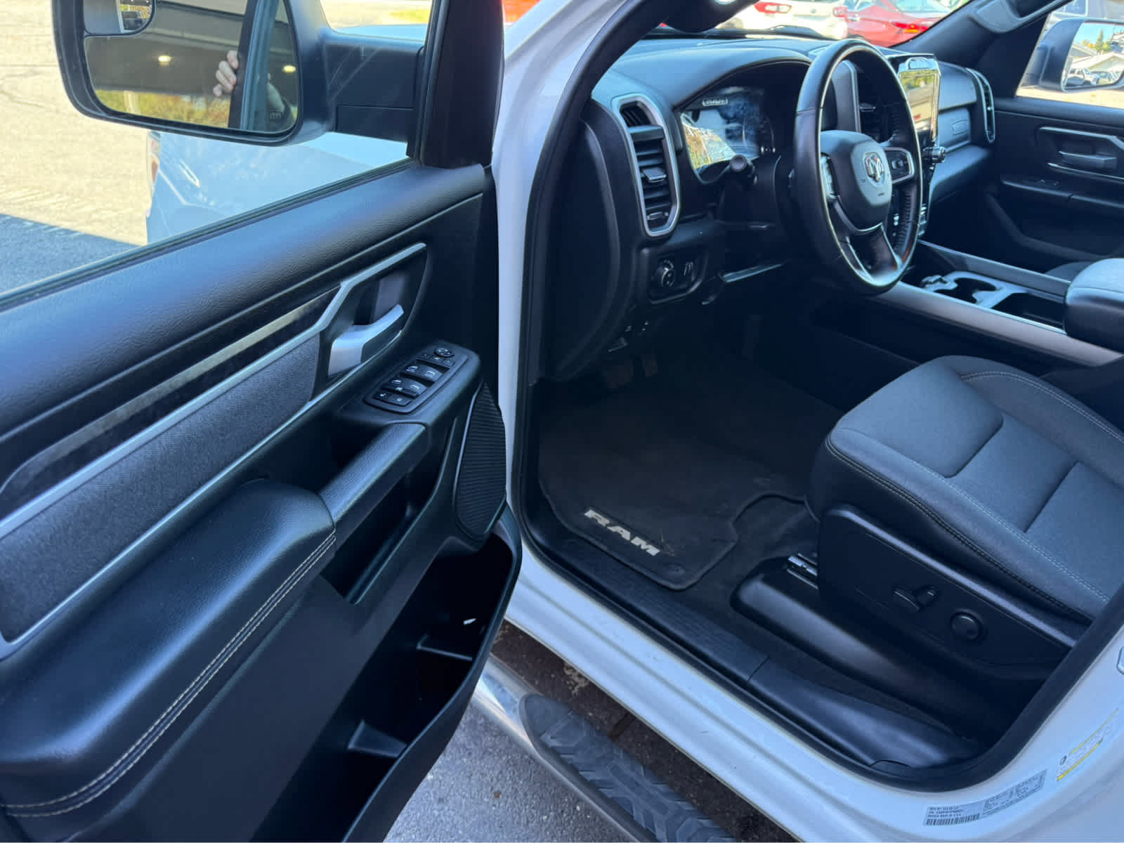 Used 2023 RAM 1500 Big Horn AWD/4WD image 14