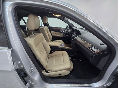 Used 2011 Mercedes-Benz E 350 Sedan image 22
