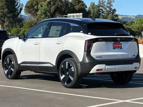 New 2026 Nissan Kicks SR FWD image 6