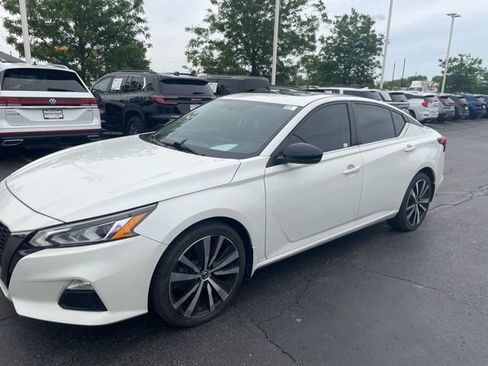 Used 2019 Nissan Altima 2.5 SR w/ SR Premium Package AWD/4WD image 4