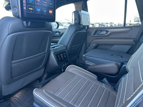 Used 2025 GMC Yukon Denali Ultimate w/ LPO, Floor Liner Package image 56