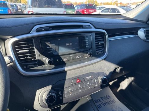 Used 2016 Kia Sorento LX image 17
