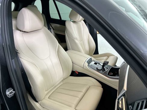 Used 2022 BMW X5 xDrive40i w/ Premium Package image 26