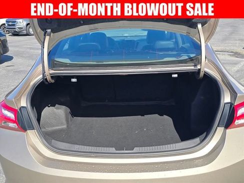 Used 2022 Chevrolet Malibu LT FWD image 32