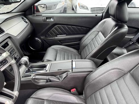 Used 2010 Ford Mustang Premium RWD image 32
