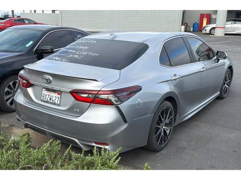 Used 2021 Toyota Camry SE w/ Convenience Package FWD image 5