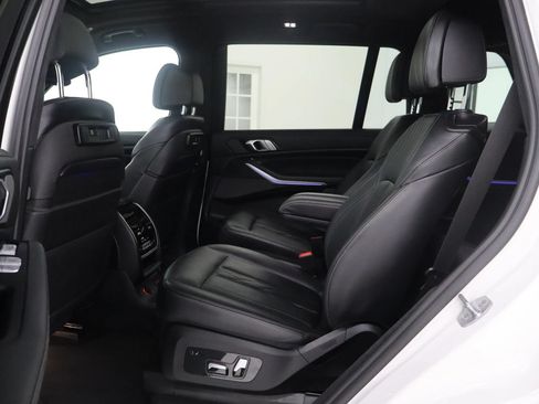Used 2020 BMW X7 M50i AWD/4WD image 19