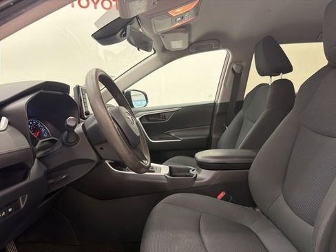 Used 2020 Toyota RAV4 LE w/ Carpet Mat Package FWD image 14