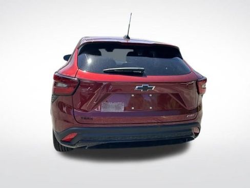 Used 2024 Chevrolet Trax RS w/ Driver Confidence Package FWD image 5