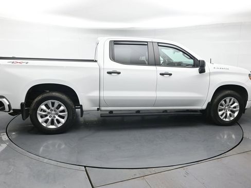 Used 2023 Chevrolet Silverado 1500 Custom AWD/4WD image 7