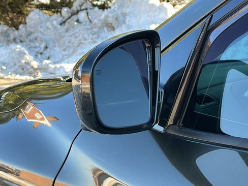 Used 2015 Nissan Pathfinder Platinum w/ Family Entertainment Package image 13