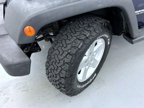 Used 2013 Jeep Wrangler Unlimited Sport image 23
