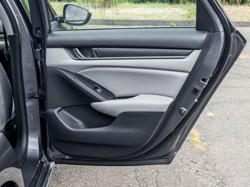 Used 2019 Honda Accord EX image 16