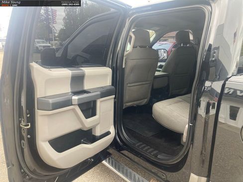 Used 2018 Ford F150 XLT w/ Equipment Group 302A Luxury AWD/4WD image 11