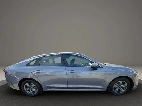 Used 2022 Kia K5 LX FWD image 4