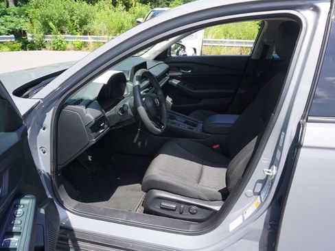 Used 2025 Honda Accord SE image 2