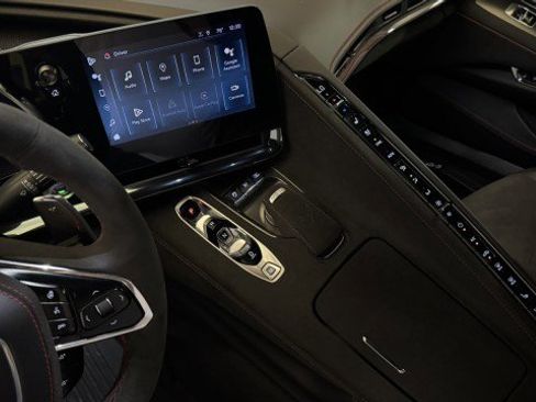 Used 2024 Chevrolet Corvette Stingray Premium Cpe w/ Z51 Performance Package image 4