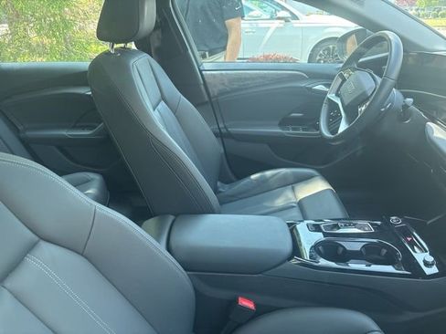 Used 2025 Audi A6 e-tron Premium Plus w/ Premium Plus RWD image 9