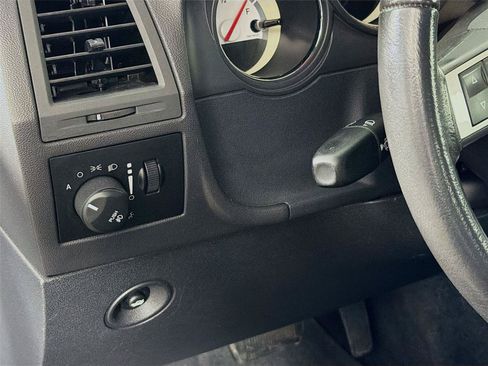 Used 2010 Dodge Challenger R/T RWD image 17