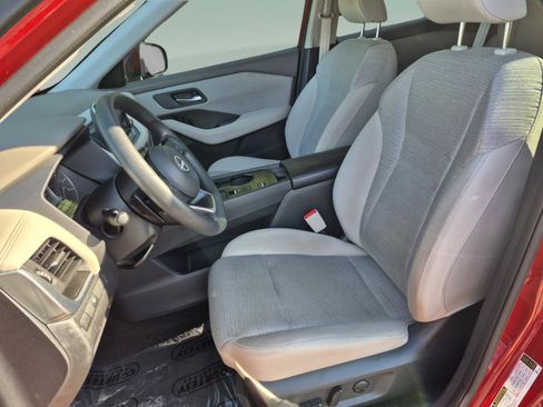 Certified 2023 Nissan Rogue SV FWD image 20