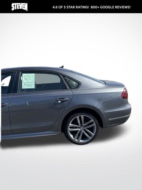 Used 2018 Volkswagen Passat 2.0T R-Line w/ R-Line Lighting Package FWD image 5
