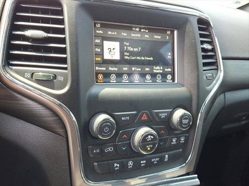 Certified 2021 Jeep Grand Cherokee Laredo AWD/4WD image 28