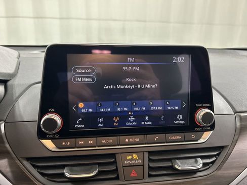 Used 2023 Nissan Altima 2.5 SV image 14