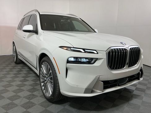 New 2026 BMW X7 xDrive40i w/ Executive Package AWD/4WD image 4