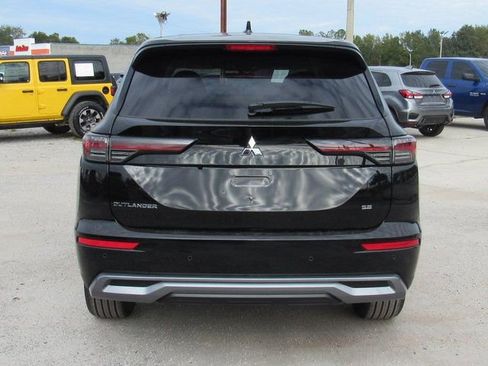 New 2026 Mitsubishi Outlander SE FWD image 4
