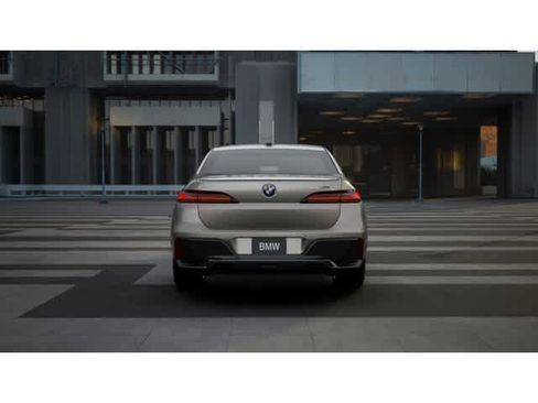 New 2025 BMW i7 xDrive60 image 5