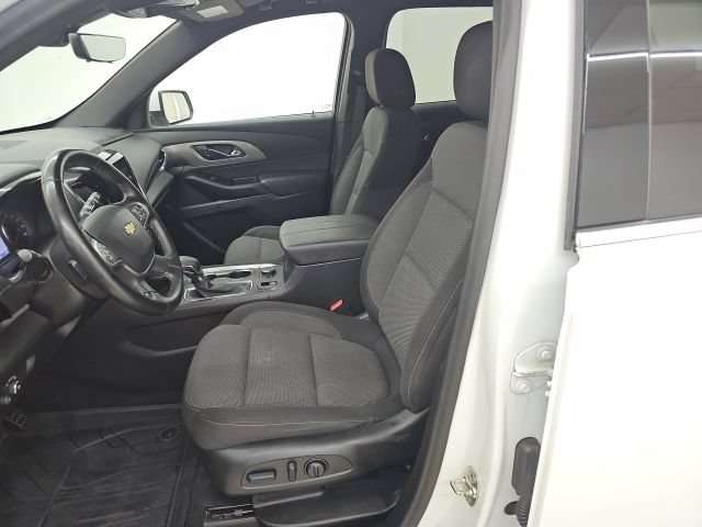 Used 2023 Chevrolet Traverse LT FWD image 2