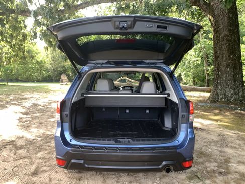 Used 2019 Subaru Forester Limited AWD/4WD image 9