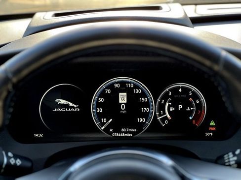 Used 2017 Jaguar F-PACE R-Sport image 36