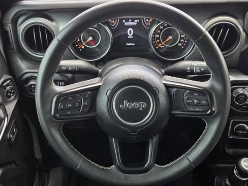 Used 2023 Jeep Gladiator Sport AWD/4WD image 19