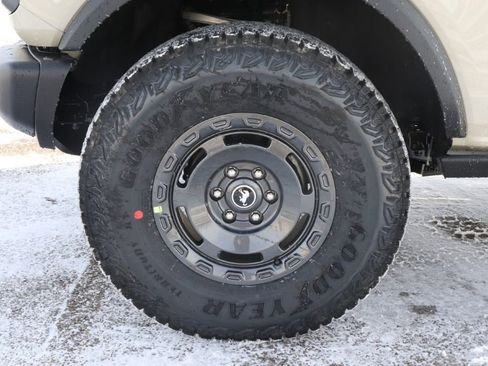 New 2025 Ford Bronco Badlands image 50