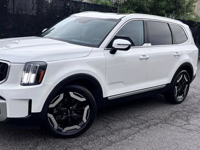 Used 2023 Kia Telluride EX w/ EX Captain's Chair Package