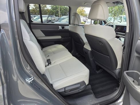Used 2026 Hyundai Santa Fe SEL FWD image 17