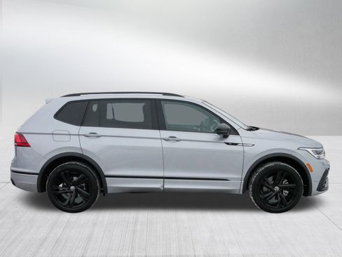 Certified 2024 Volkswagen Tiguan SE R-Line image 8