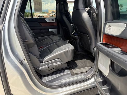 Used 2024 Lincoln Navigator L Reserve AWD/4WD image 19