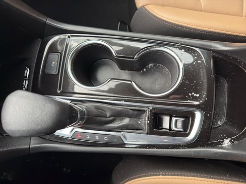 Used 2024 Chevrolet Equinox Premier image 22