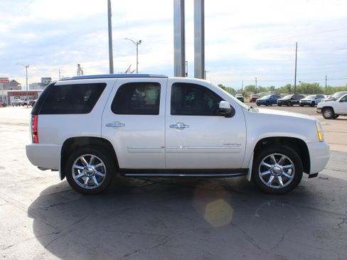 Used 2014 GMC Yukon Denali AWD/4WD image 7