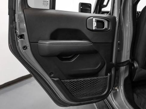 Used 2021 Jeep Wrangler Unlimited Sahara AWD/4WD image 39