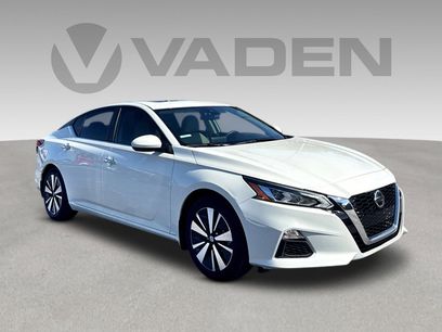Used 2021 Nissan Altima 2.5 SV w/ SV Premium Package