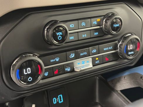 Certified 2023 Ford Bronco Wildtrak AWD/4WD image 21