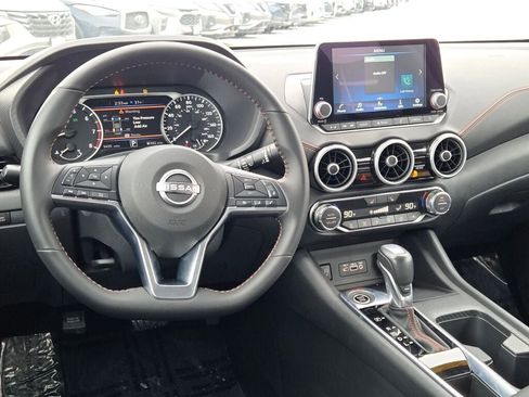 Used 2025 Nissan Sentra SR image 18