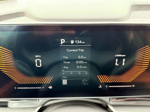 New 2026 Kia Carnival EX FWD image 13