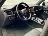 Certified 2025 Porsche Macan image 4